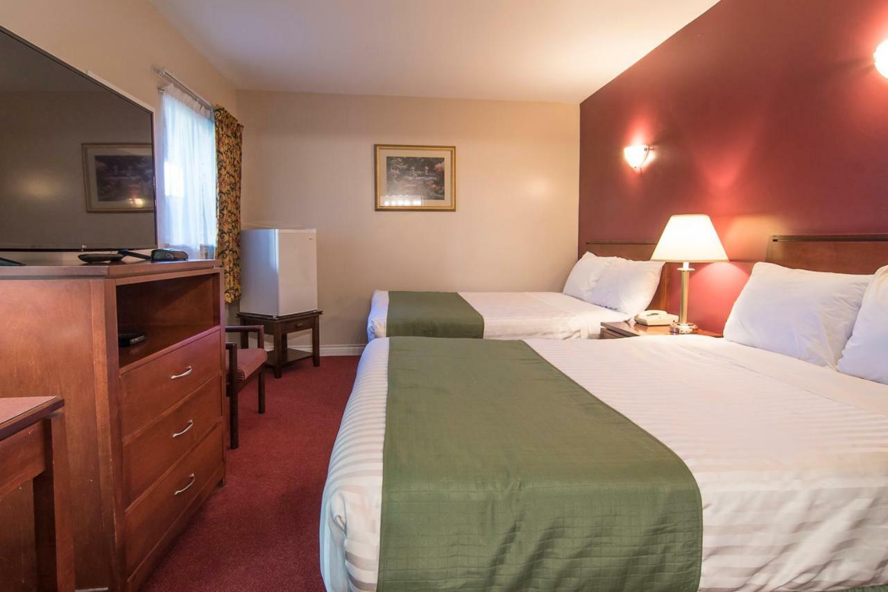 Port Augusta Inn Comox Kültér fotó